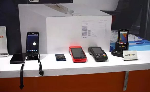 東集：智慧物流，以人為本