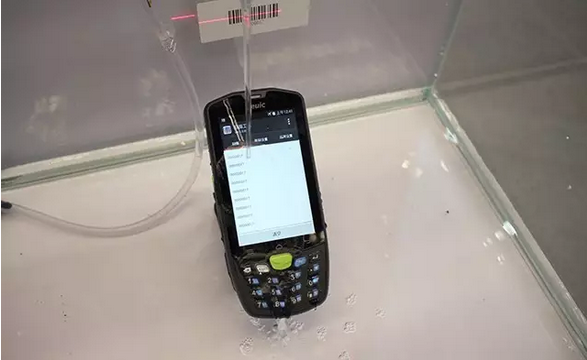 東集：智慧物流，以人為本